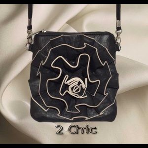 2‎ Chic Crossbody with Flower on the Front,  Black